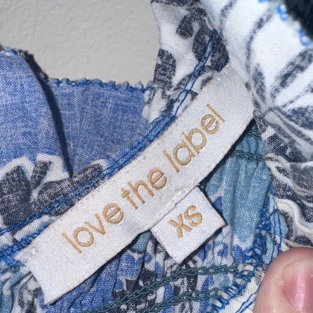 Love the Label Dress XS Blue White Floral Smocked Neck Ruffle Sleeve - Picture 2 of 5